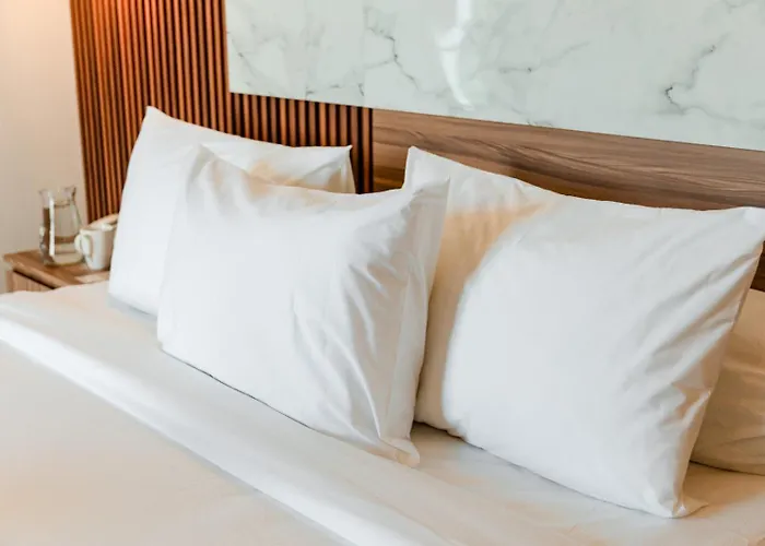 Ayers Hotel&resto فندق